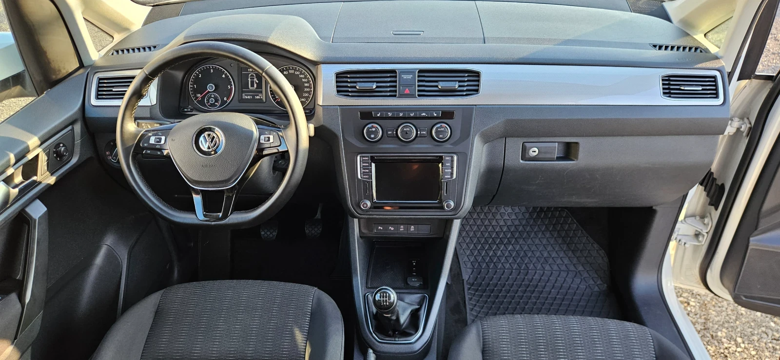 VW Caddy 2.0.TDI 4X4 SWISS MACSI - изображение 10