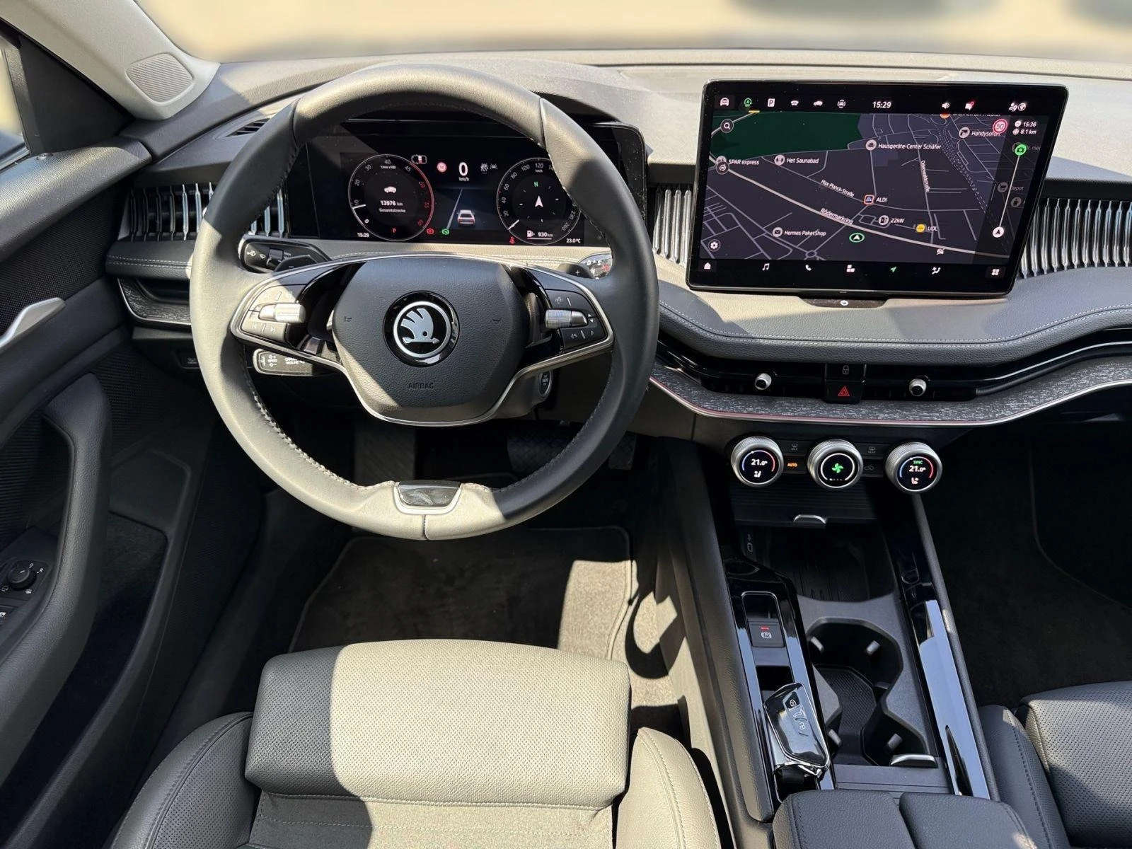 Skoda Superb 2.0 TDI 4x4 DSG SELECTION MATRIX ACC 360-CAMERA - изображение 8