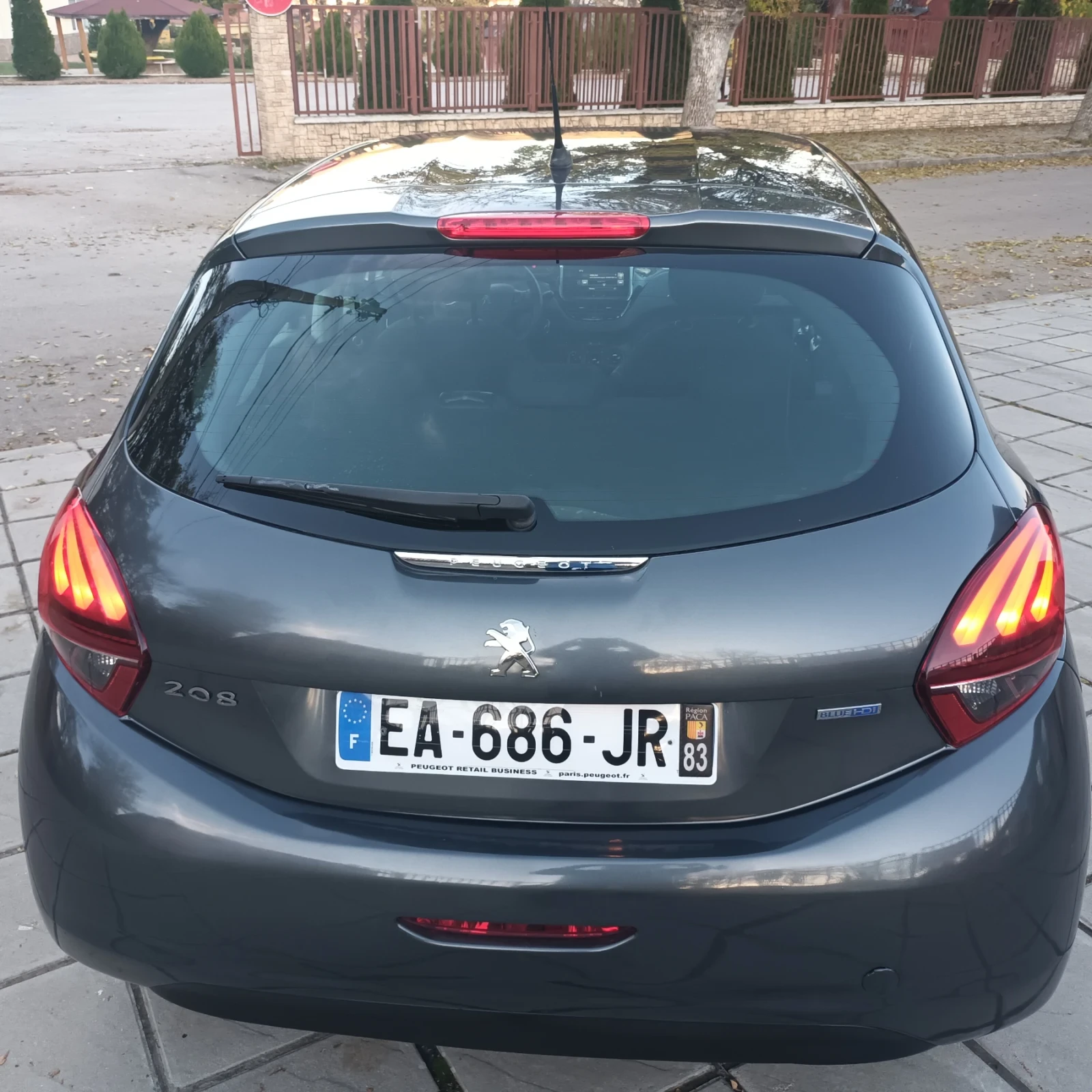Peugeot 208 1.6 Euro 6 | Mobile.bg   6