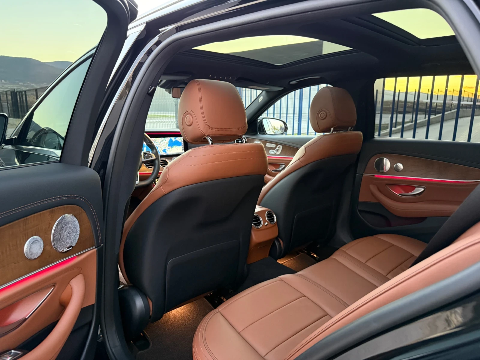 Mercedes-Benz E 220 AMG PREMIUM PLUS| DIGITAL| BURMESTER|   | Mobile.bg   13