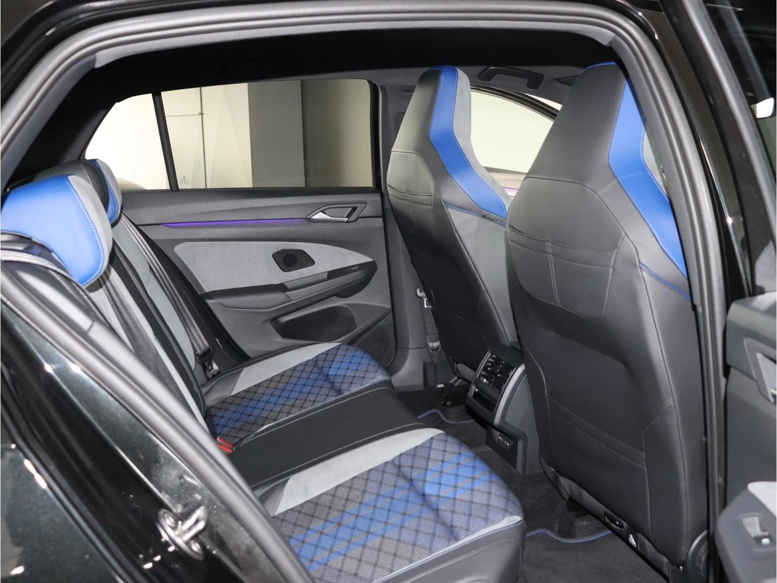 VW Golf 2.0 TSI 4MOTION R-LINE BLACK EDITION MATRIX, снимка 12 - Автомобили и джипове - 53773548