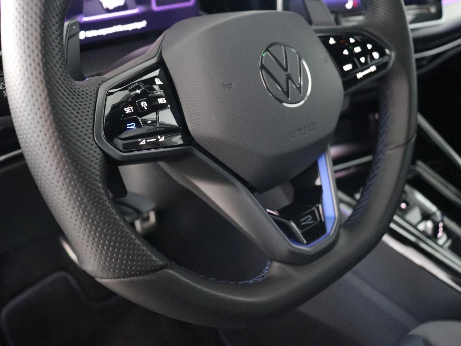 VW Golf 2.0 TSI 4MOTION R-LINE BLACK EDITION MATRIX - изображение 10