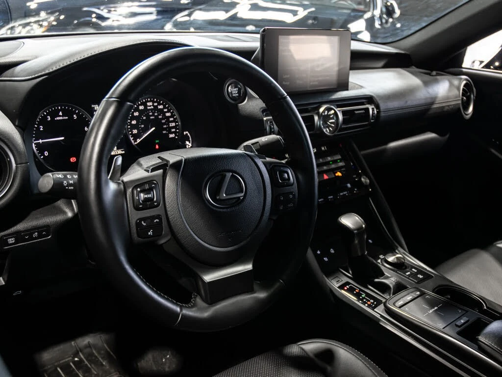 Lexus IS 300 AWD* АвтоКредит* (Цена до БГ) , снимка 6 - Автомобили и джипове - 54098042