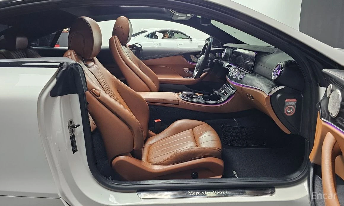 Mercedes-Benz E 220 Coupe* FACE AMG-PACK* BURMESTER* HEAD-UP* DIGITAL*, снимка 7 - Автомобили и джипове - 54219540