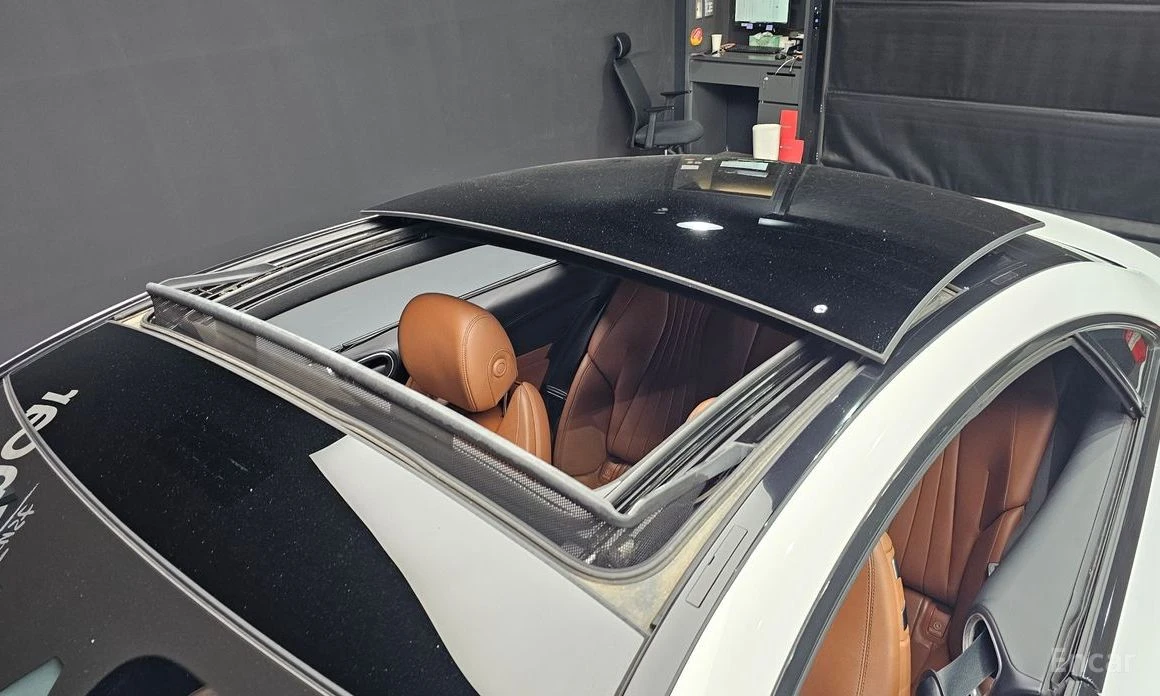 Mercedes-Benz E 220 Coupe* FACE AMG-PACK* BURMESTER* HEAD-UP* DIGITAL*, снимка 16 - Автомобили и джипове - 54219540