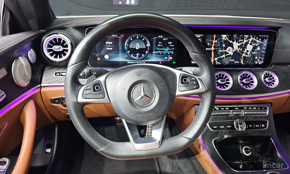 Mercedes-Benz E 220 Coupe* FACE AMG-PACK* BURMESTER* HEAD-UP* DIGITAL*, снимка 9 - Автомобили и джипове - 54219540