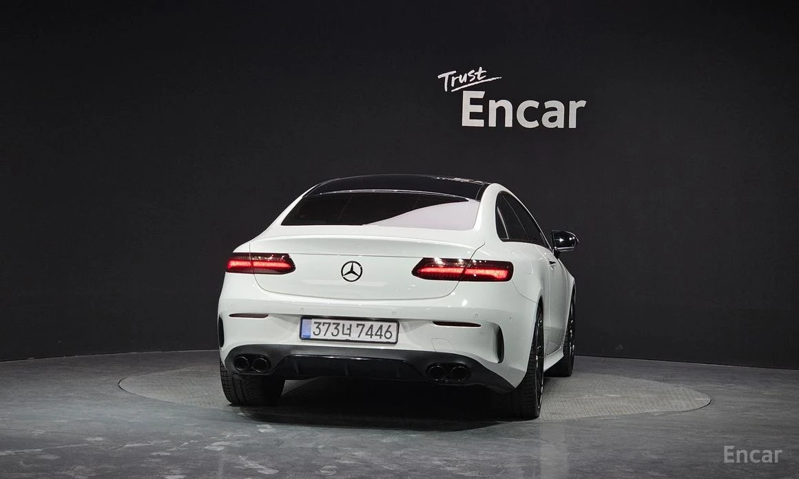 Mercedes-Benz E 220 Coupe* FACE AMG-PACK* BURMESTER* HEAD-UP* DIGITAL*, снимка 4 - Автомобили и джипове - 54219540