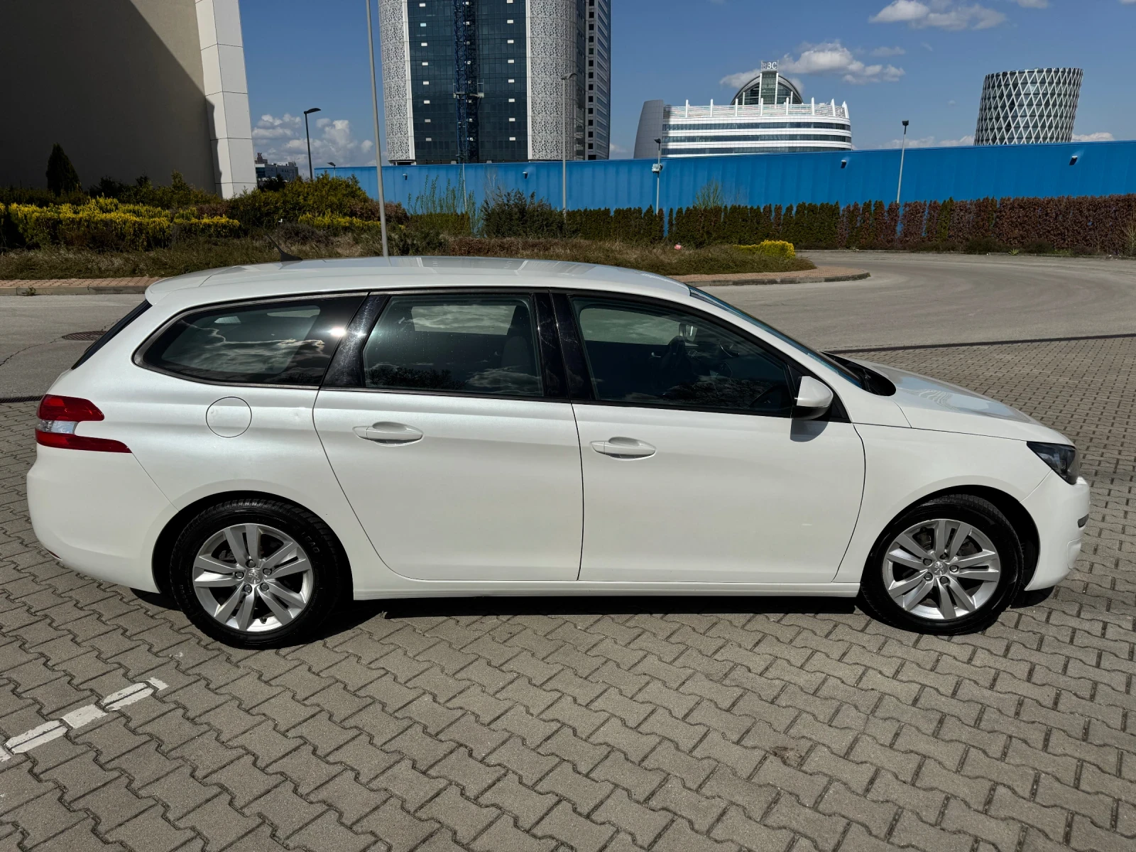 Peugeot 308 SW HDI AUTOMATIC , снимка 4 - Автомобили и джипове - 54232698