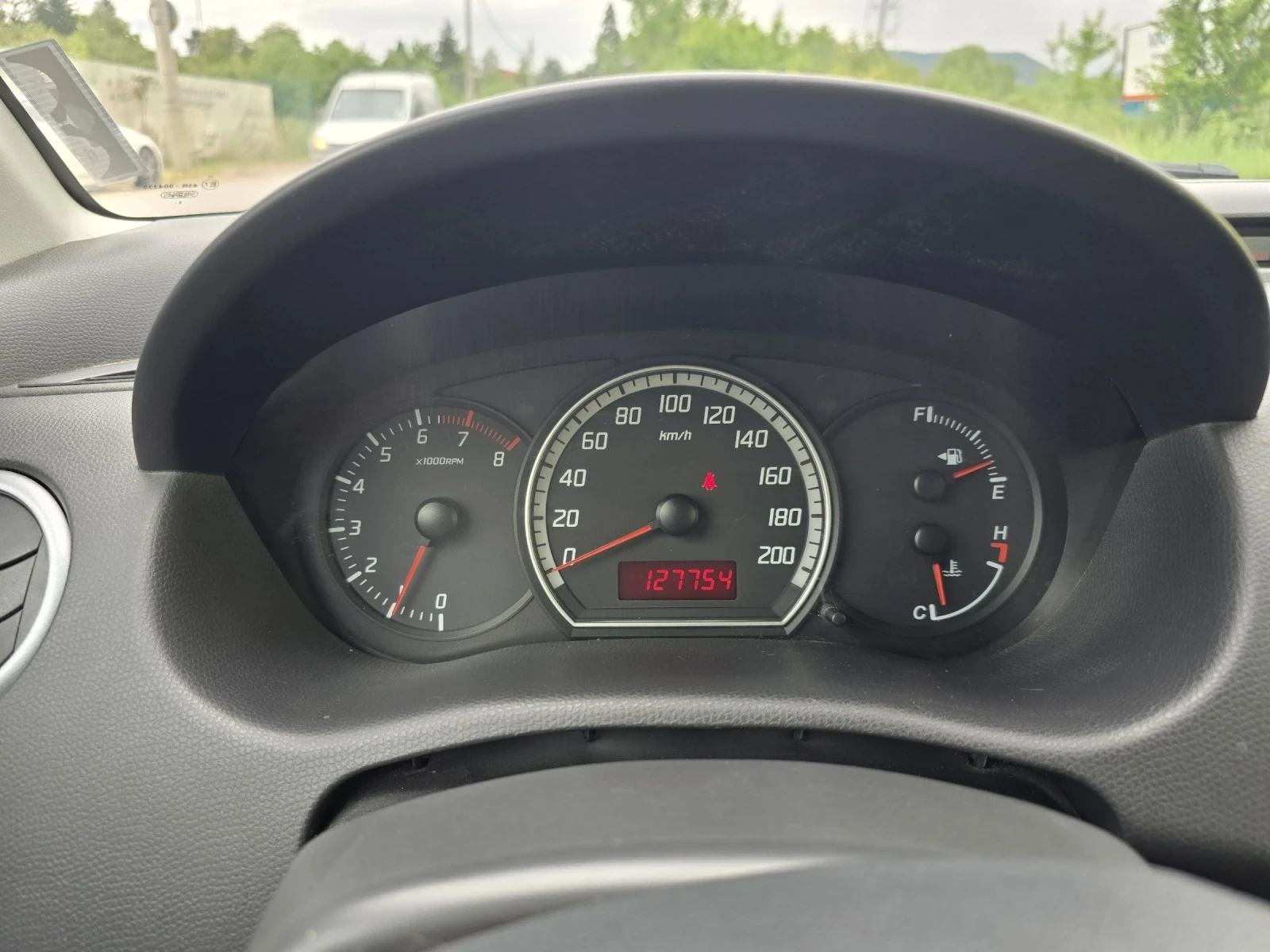 Suzuki Swift 1.3i, снимка 13 - Автомобили и джипове - 54650946