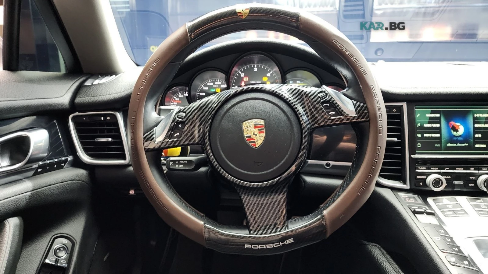 Porsche Panamera 3.0 DIESEL* PANO* ОБДУХВ* ПОДГРЕВ* НАВИ* КАМЕРА, снимка 13 - Автомобили и джипове - 54824645