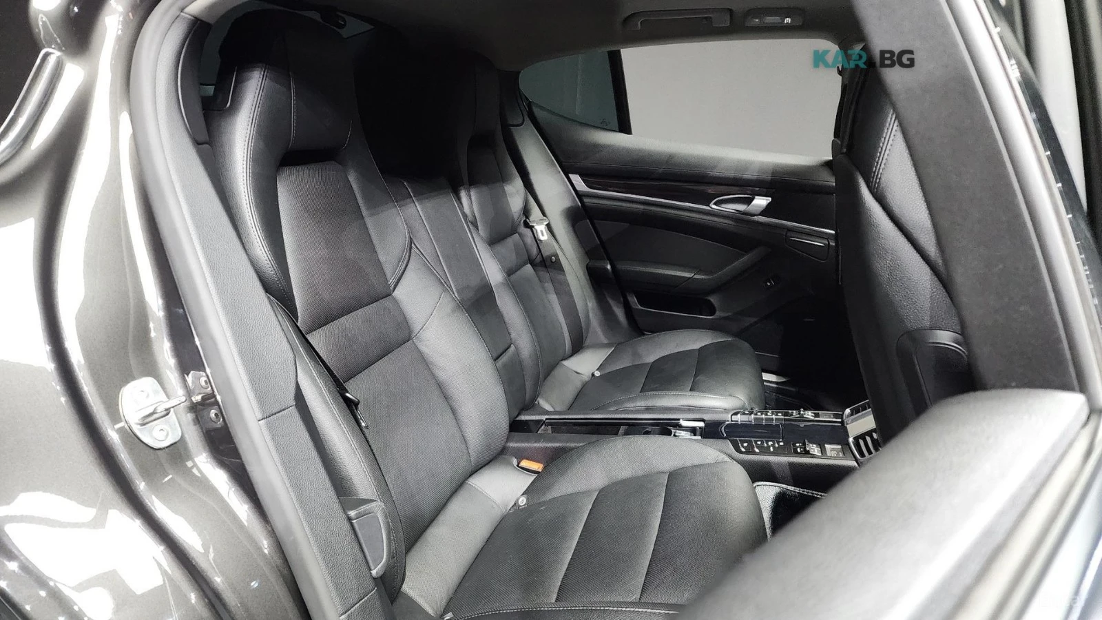 Porsche Panamera 3.0 DIESEL* PANO* ОБДУХВ* ПОДГРЕВ* НАВИ* КАМЕРА, снимка 12 - Автомобили и джипове - 54824645