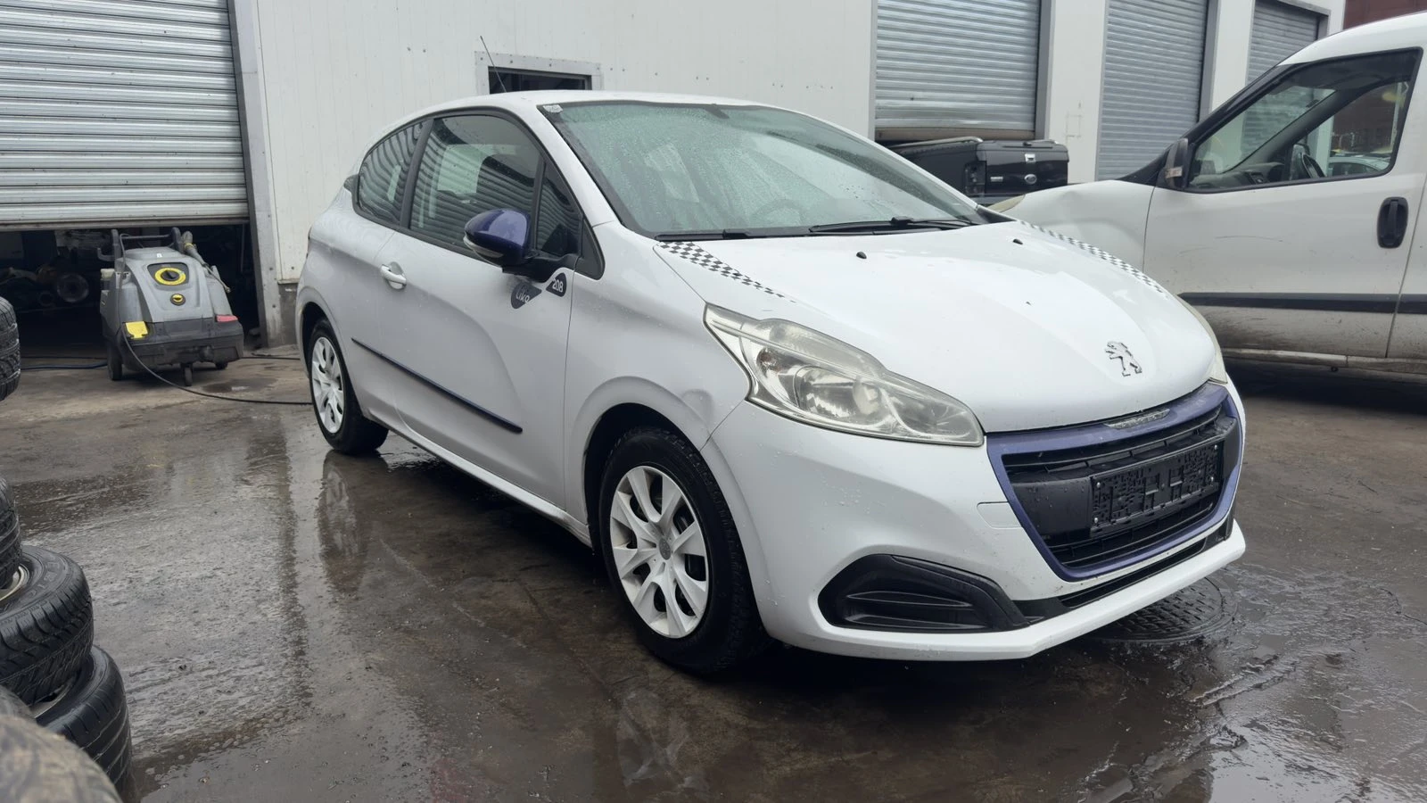 Peugeot 208, снимка 2 - Автомобили и джипове - 55090236