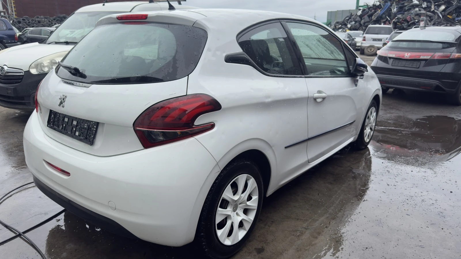 Peugeot 208, снимка 4 - Автомобили и джипове - 55090236