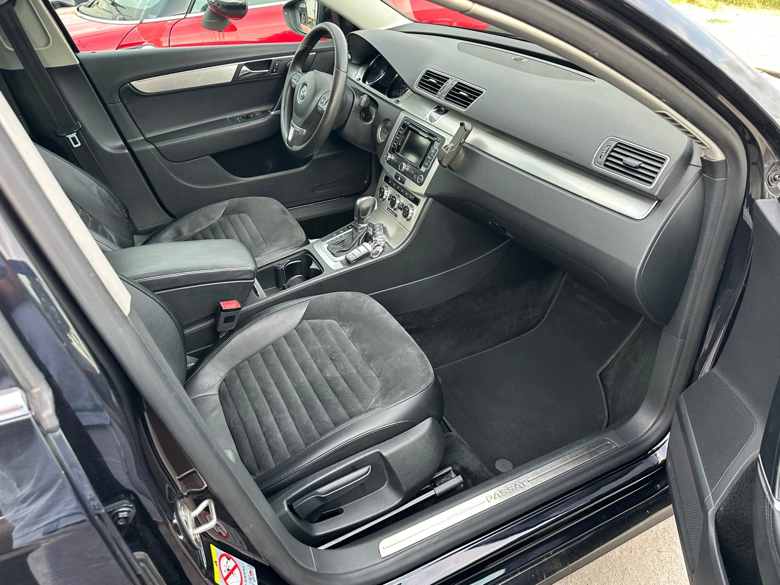 VW Passat 2.0TDI DSG Highline, снимка 15 - Автомобили и джипове - 55410114