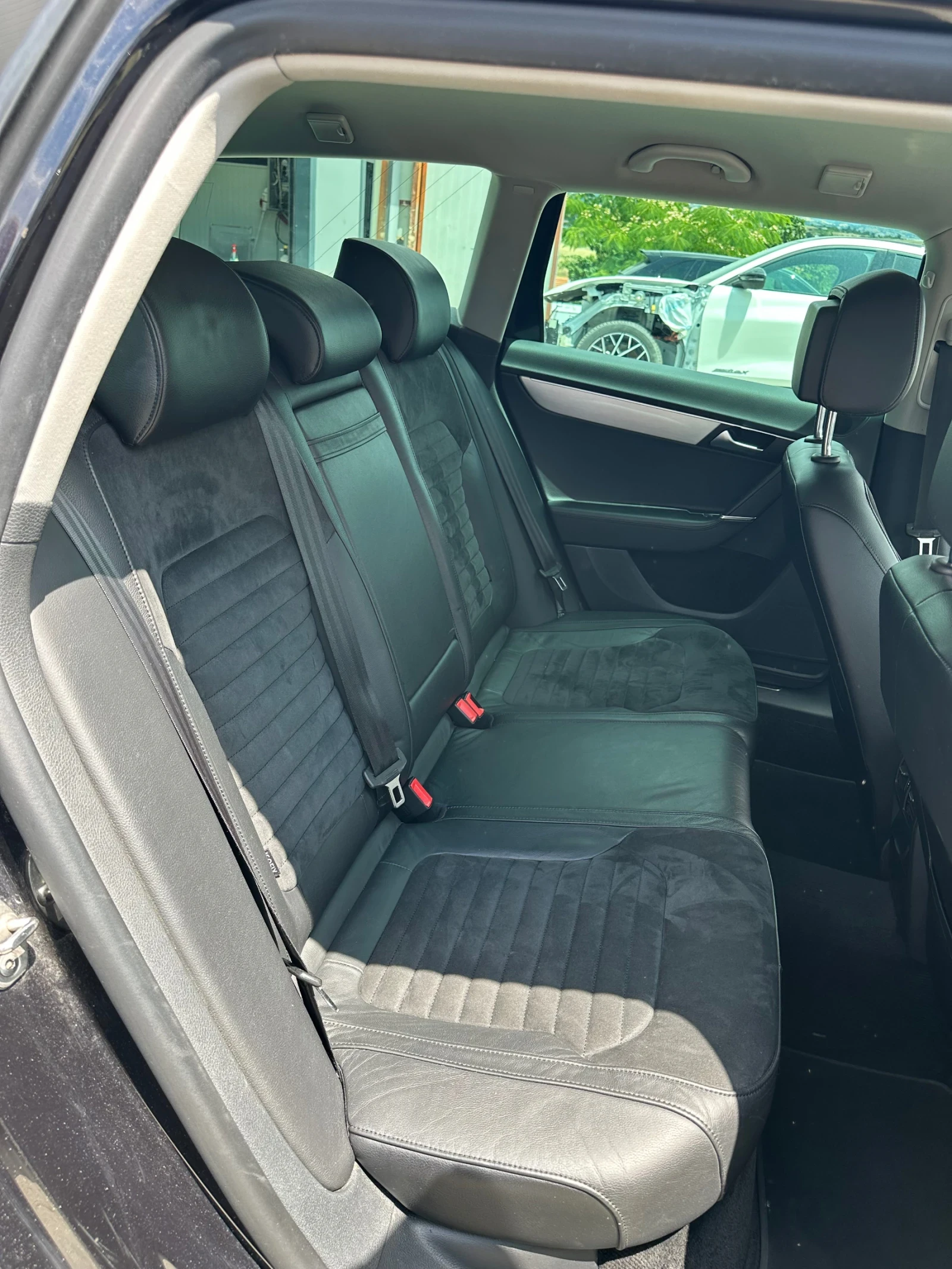 VW Passat 2.0TDI DSG Highline, снимка 10 - Автомобили и джипове - 56213846