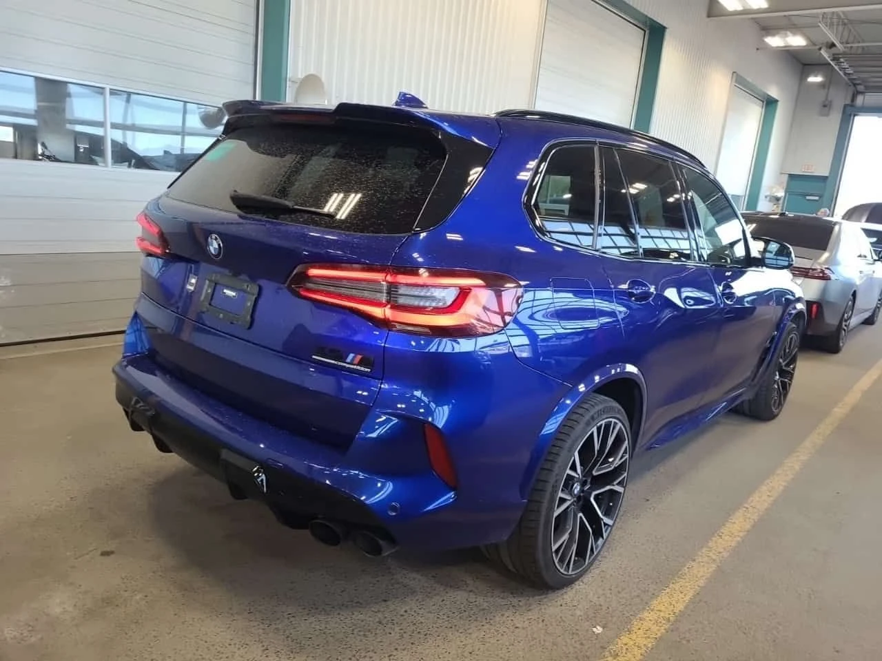 BMW X5M * COMPETITION * АВТОКРЕДИТ БЕЗ ПЪРВОНАЧАЛНА ВНОСКА, снимка 3 - Автомобили и джипове - 55560254