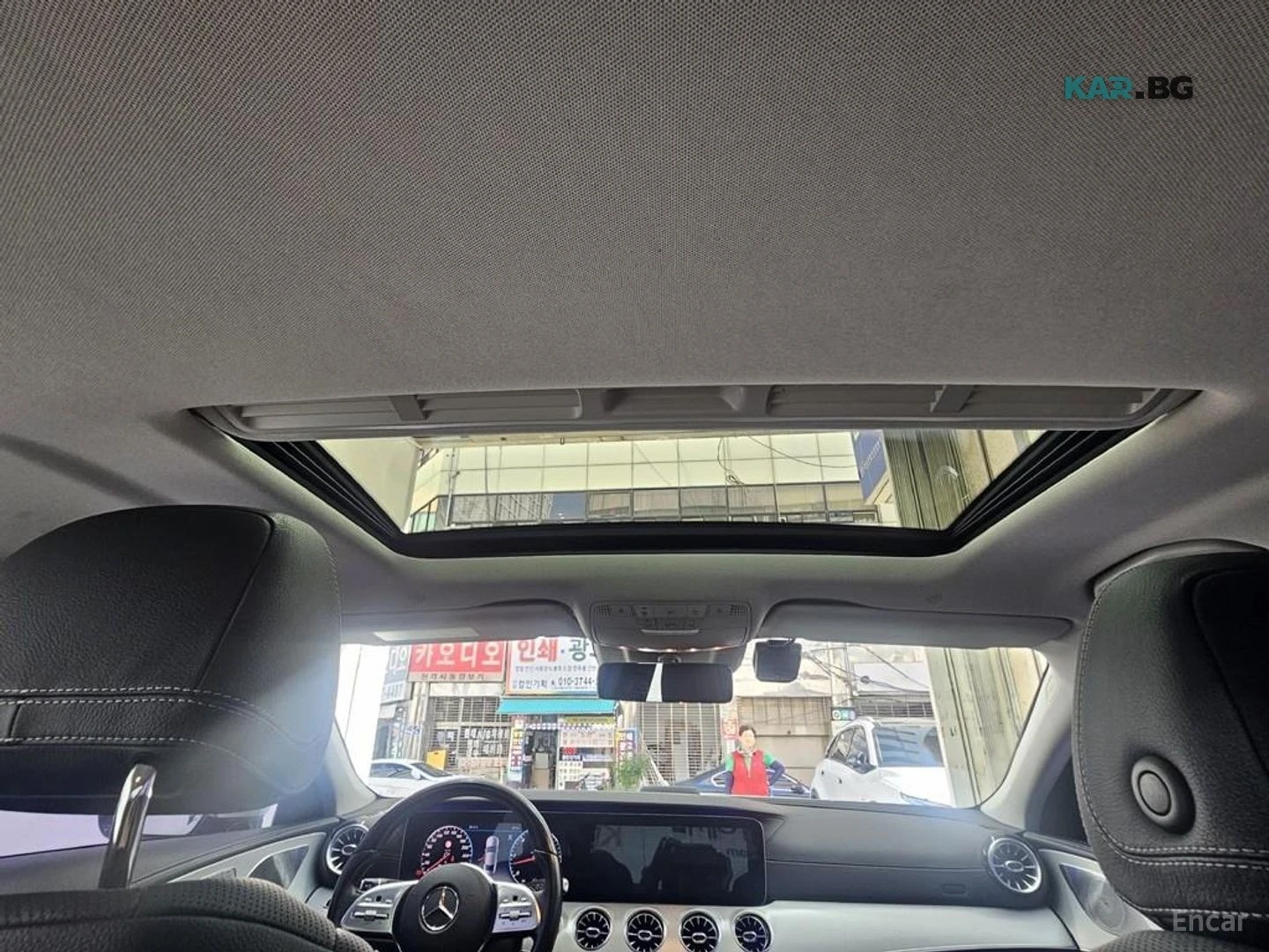Mercedes-Benz CLS 400 HUD* 360* КОЖА* ОБДУХ* НАВИ* ПАНО, снимка 13 - Автомобили и джипове - 56222475