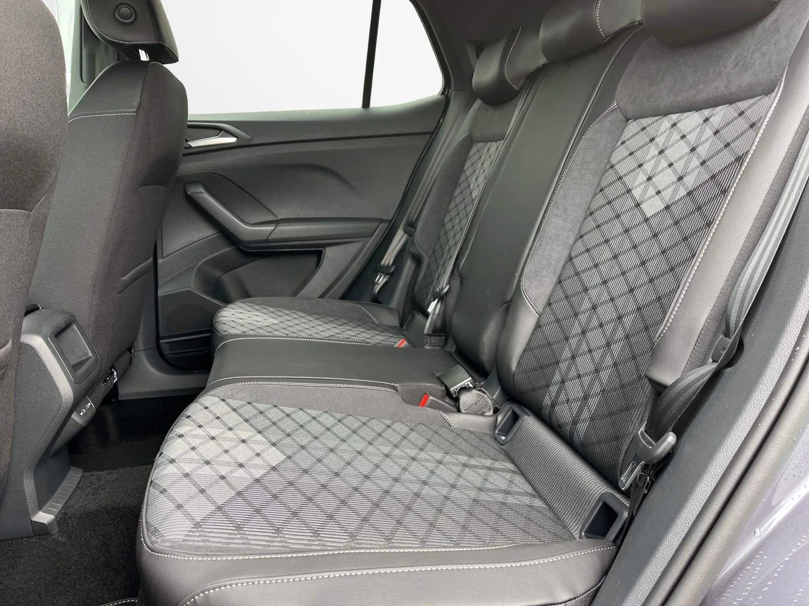 VW T-Cross 1.5 TSI DSG R- LINE NAVI CAMERA - изображение 9