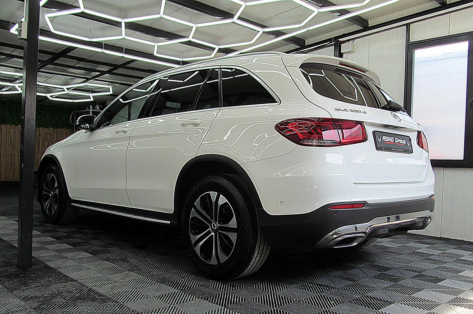 Mercedes-Benz GLC 220 AMG/PANORAMA/360-kamera/KylessGo/СОБСТВЕН ЛИЗИНГ - изображение 4