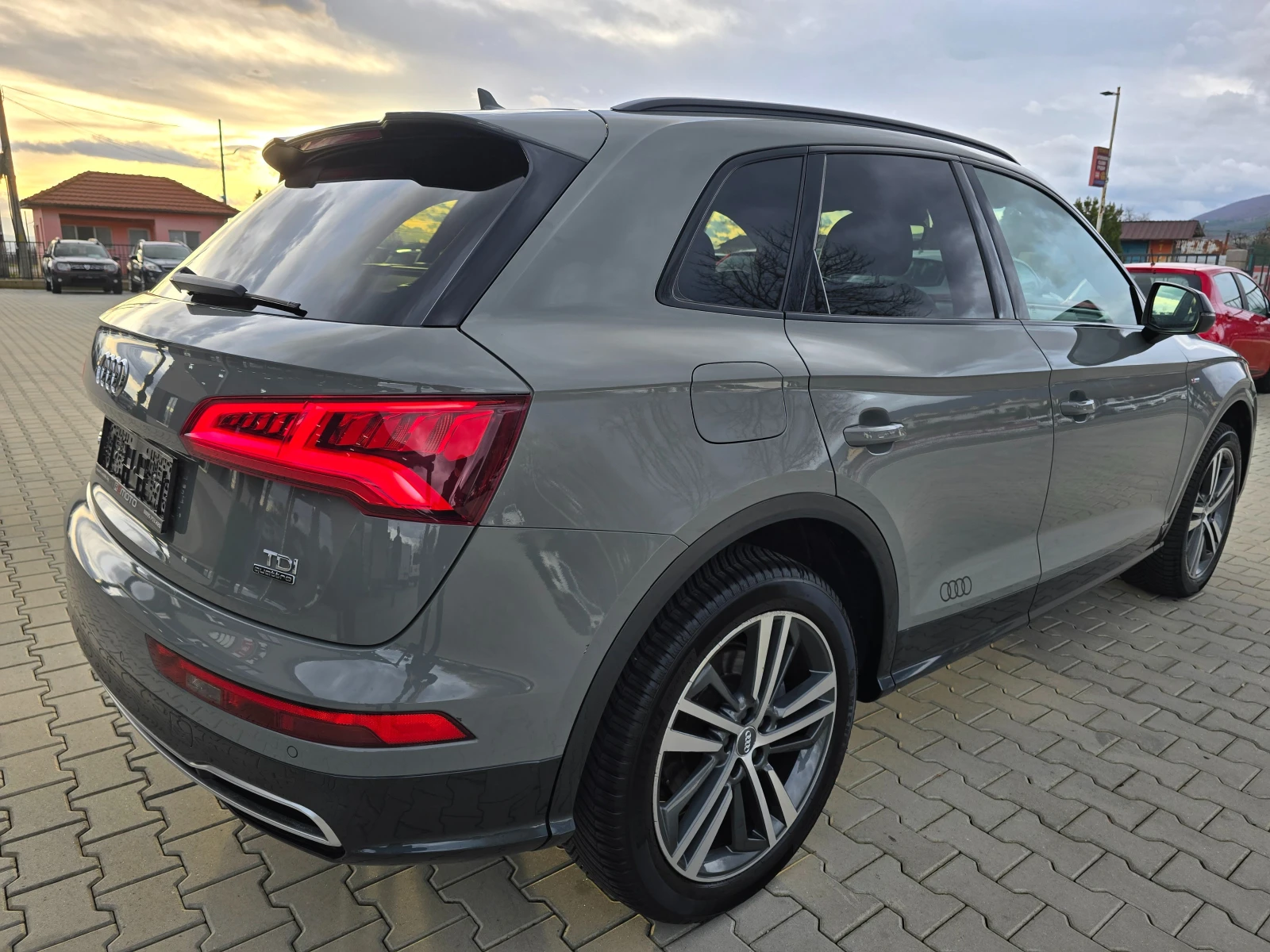 Audi Q5 2.0TDI, S-Line Plus, 190.., Matrix, 4x4! | Mobile.bg   2