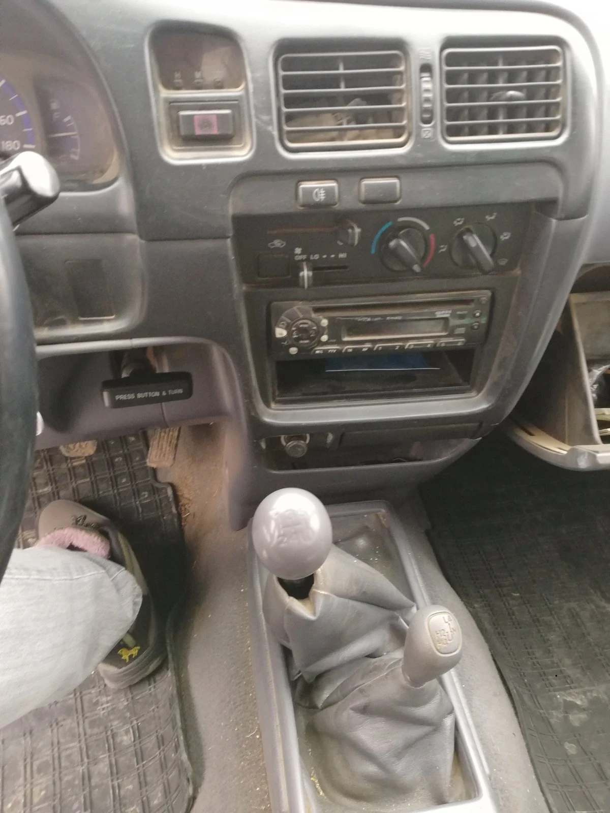 Toyota Hilux, снимка 6 - Автомобили и джипове - 54215622