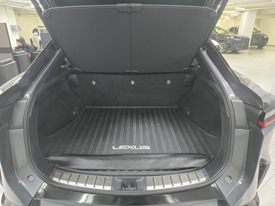 Lexus RZ 450e / Luxury / NAVI / PANO, снимка 17 - Автомобили и джипове - 53782190