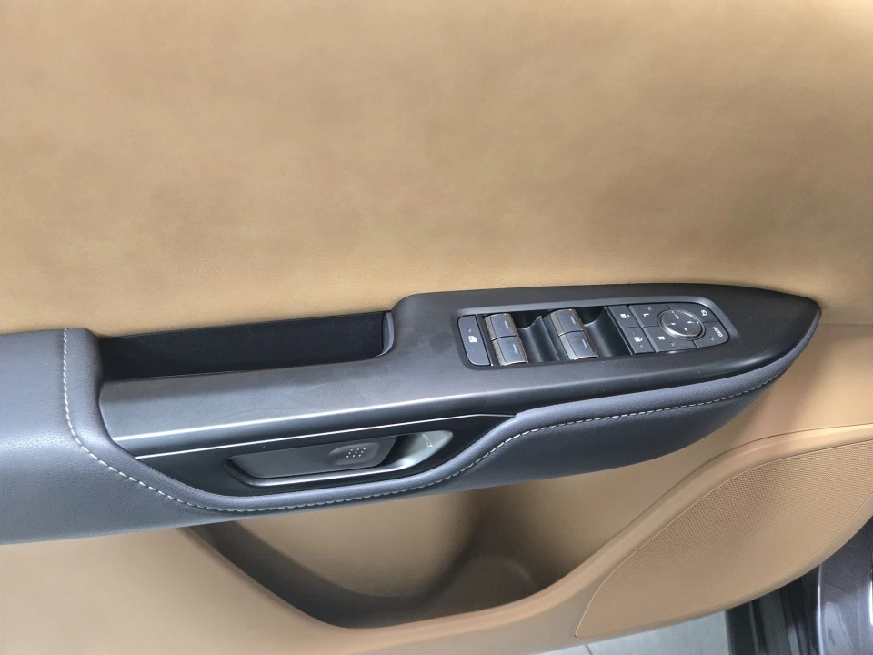 Lexus RZ 450e / Luxury / NAVI / PANO - изображение 10