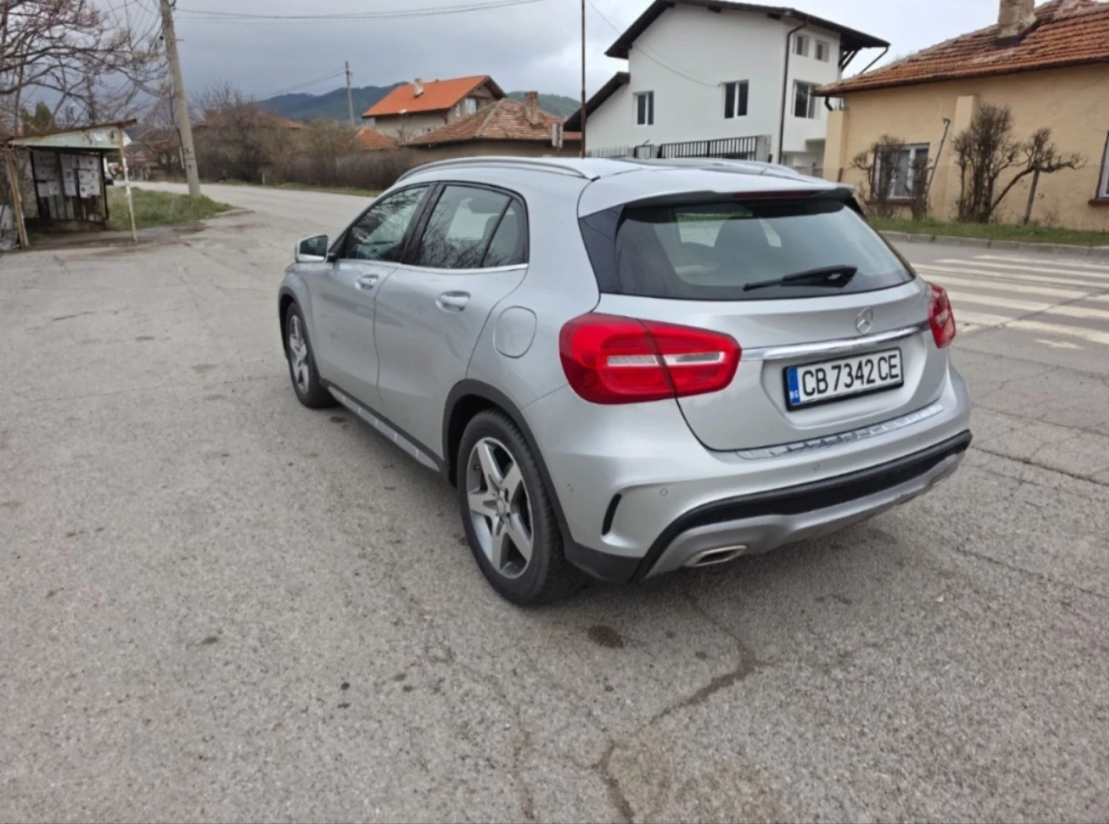 Mercedes-Benz GLA 220 AMG-PACK 4 Matic 7G, снимка 3 - Автомобили и джипове - 54206925