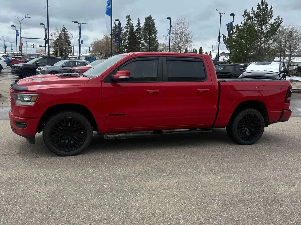 Dodge RAM 1500 * Sport * CARFAX * БЕЗ ПЪРВОНАЧАЛНА ВНОСКА, снимка 2 - Автомобили и джипове - 54761567