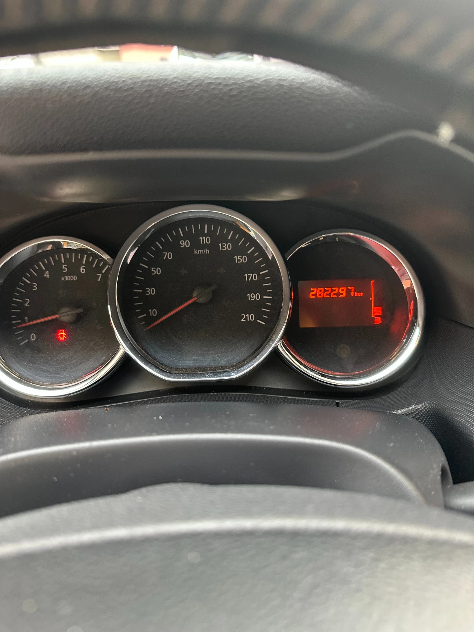 Dacia Duster 1.6, снимка 6 - Автомобили и джипове - 55074858