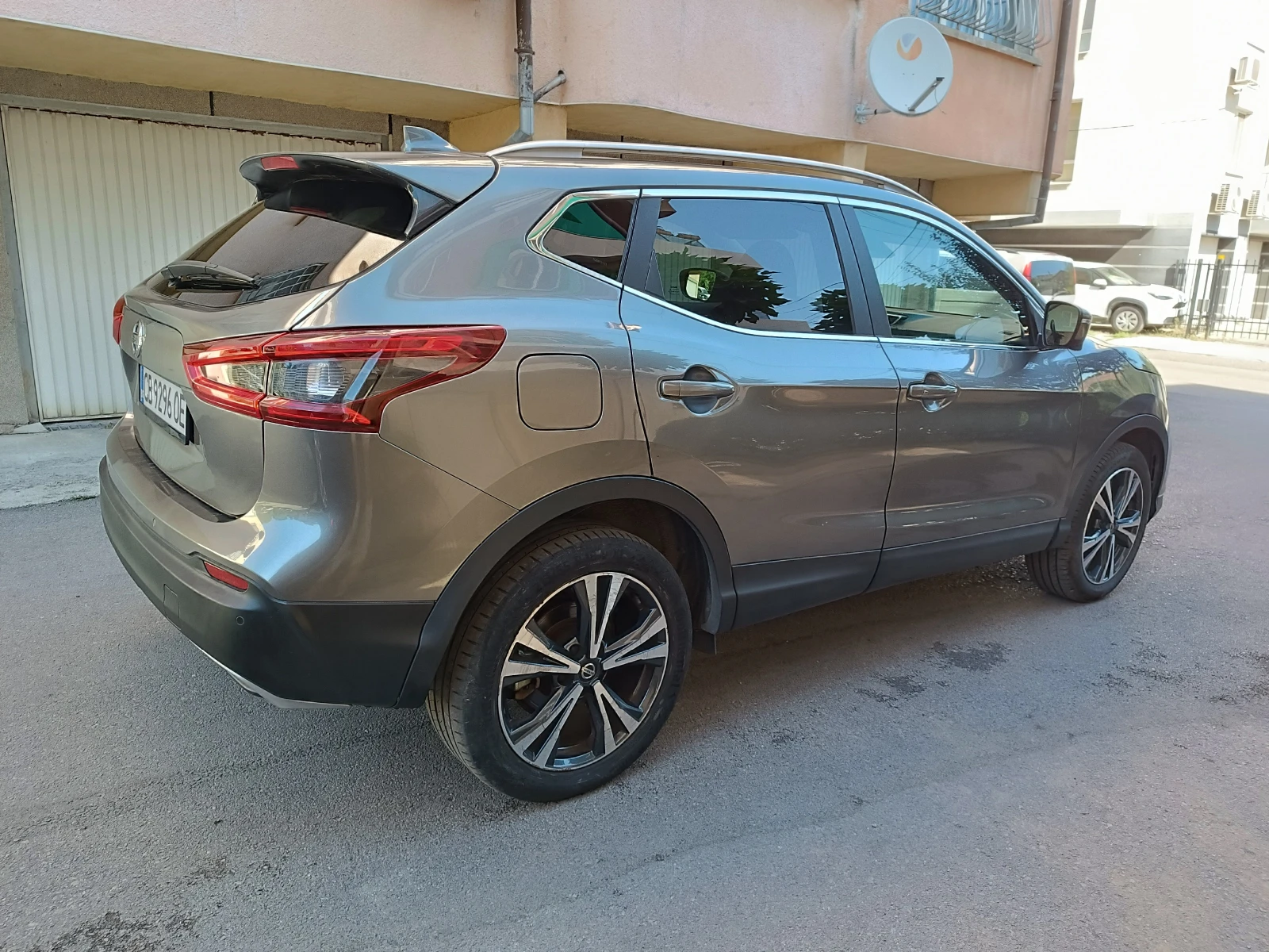 Nissan Qashqai 140 к с Евро 6 D, снимка 7 - Автомобили и джипове - 55680169