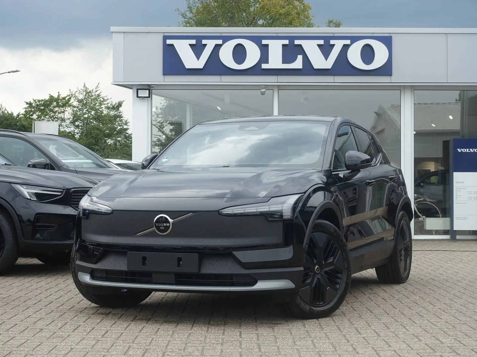 Volvo EX30 Cross Country Ultra Twin Motor Performance