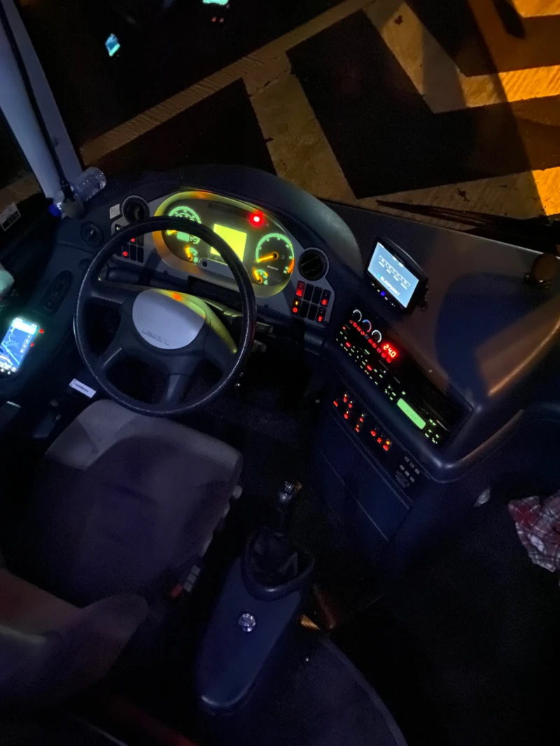 Neoplan N116 Turlainer, снимка 6 - Бусове и автобуси - 52807063