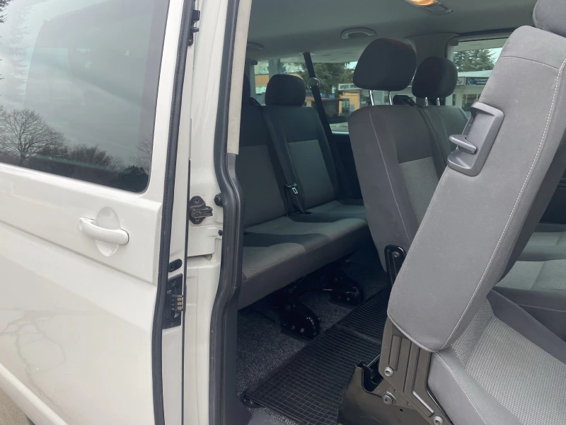 VW Caravelle, снимка 2 - Бусове и автобуси - 53511765