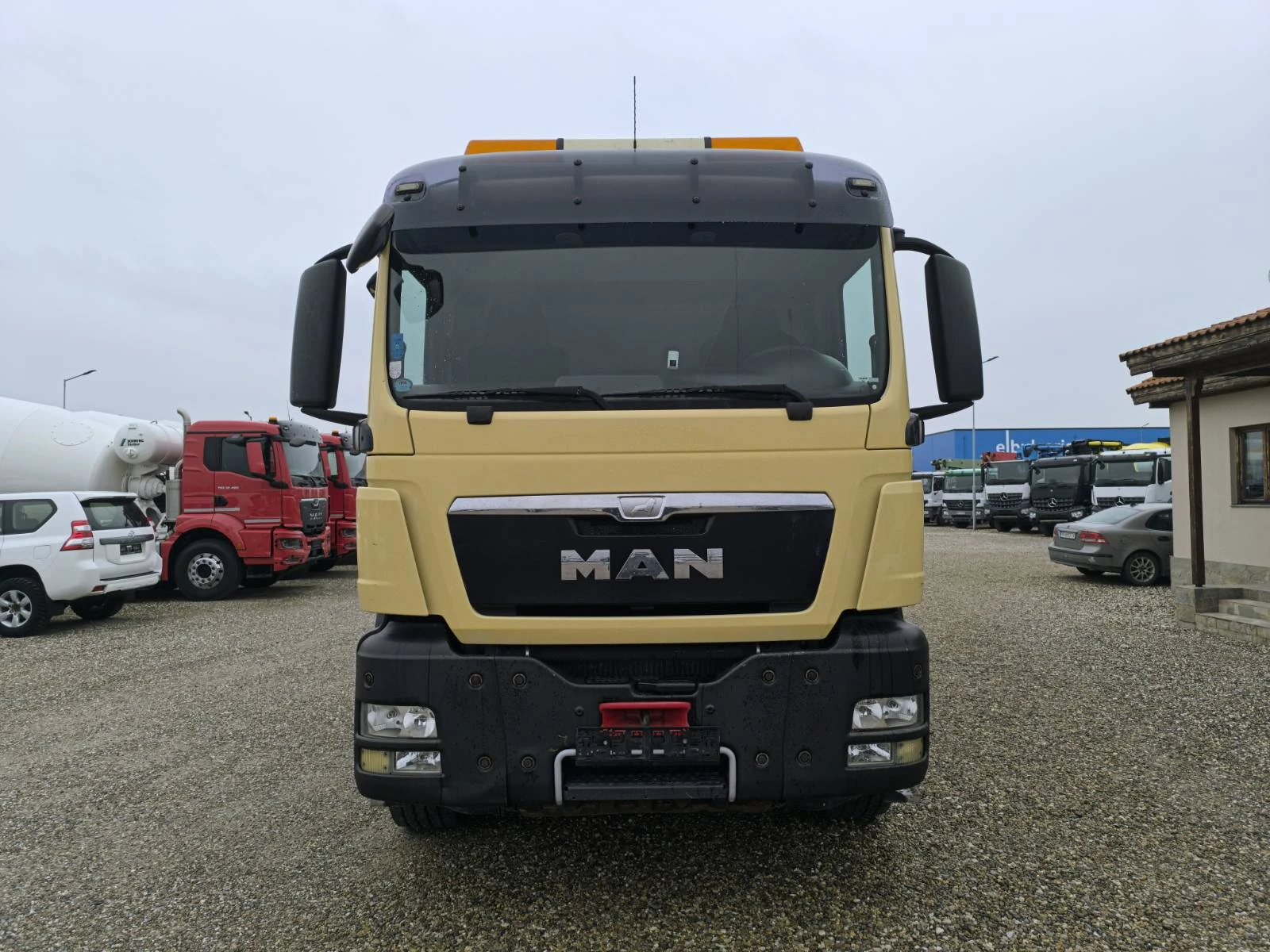 Бетон миксер Man TGS 32.400 KARRENA 6M3 HMF 3220, снимка 2 - Индустриална техника - 54055558