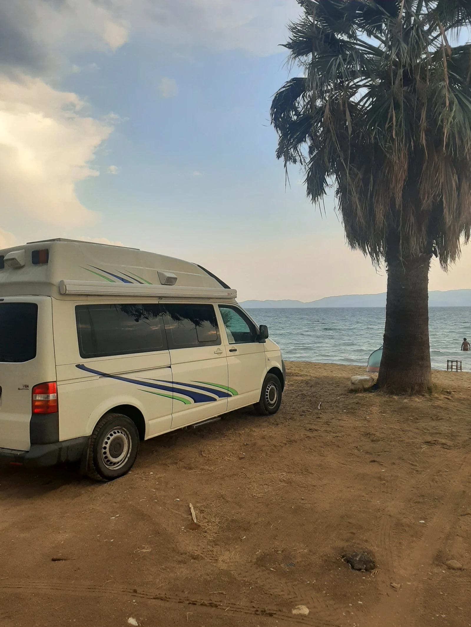 Кемпер VW  TANSPORTER T5 4X4, снимка 13 - Каравани и кемпери - 55414812