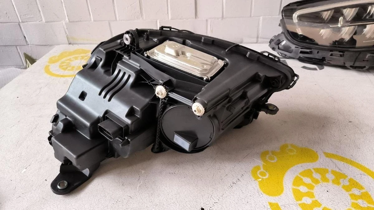 Комплект фарове Mercedes E-Class W213 LED фейслифт, снимка 3 - Части - 56280900