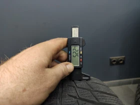 Гуми Зимни 215/65R17, снимка 7