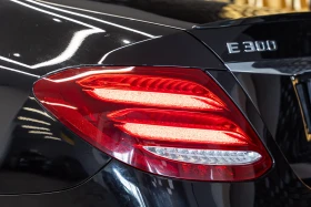 Mercedes-Benz E 300 AMG Pack, снимка 6