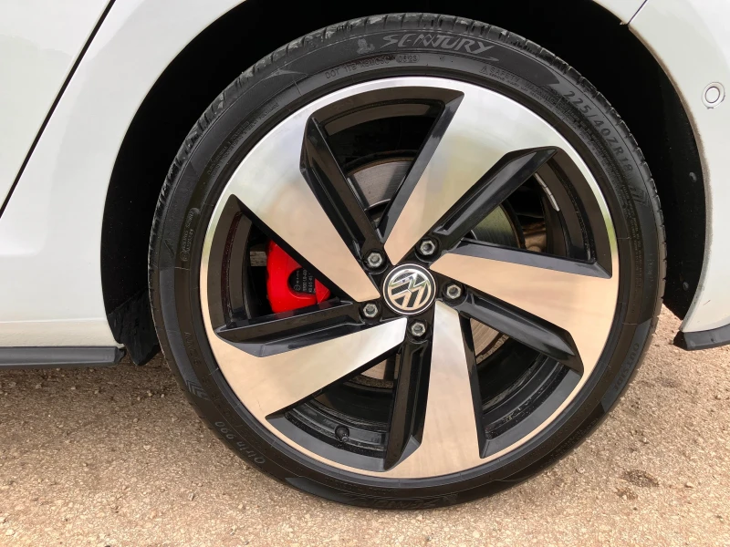 VW Golf 7.5 GTI 2.0 TSI PP, снимка 11 - Автомобили и джипове - 51460868