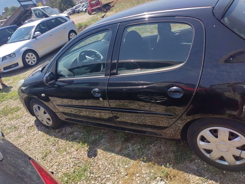 Peugeot 206, снимка 7 - Автомобили и джипове - 52461372