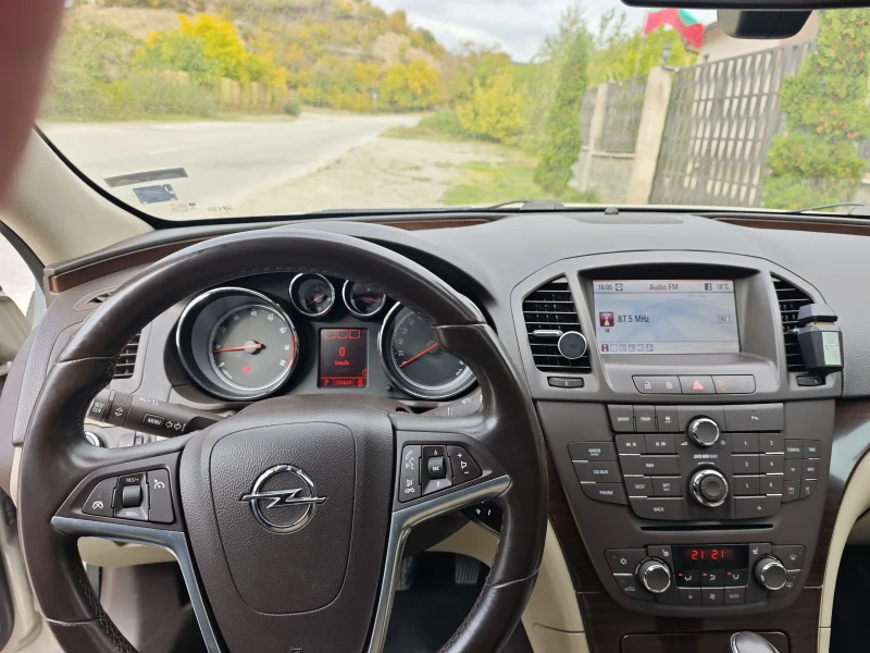 Opel Insignia, снимка 11 - Автомобили и джипове - 52448629