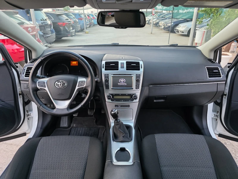 Toyota Avensis 2.0 D4D Панорама Navi Камера, снимка 11 - Автомобили и джипове - 52122760