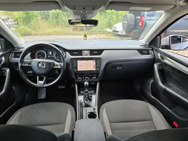 Skoda Octavia 2 0TDI/SCOUT/4X4/АВТОМАТИК/ПАНОРАМА/ЛЕД/КОЖА, снимка 12 - Автомобили и джипове - 52265226