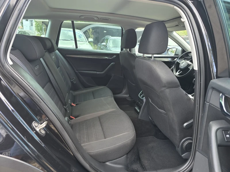 Skoda Octavia 2 0TDI/SCOUT/4X4/АВТОМАТИК/ПАНОРАМА/ЛЕД/КОЖА, снимка 11 - Автомобили и джипове - 52265226