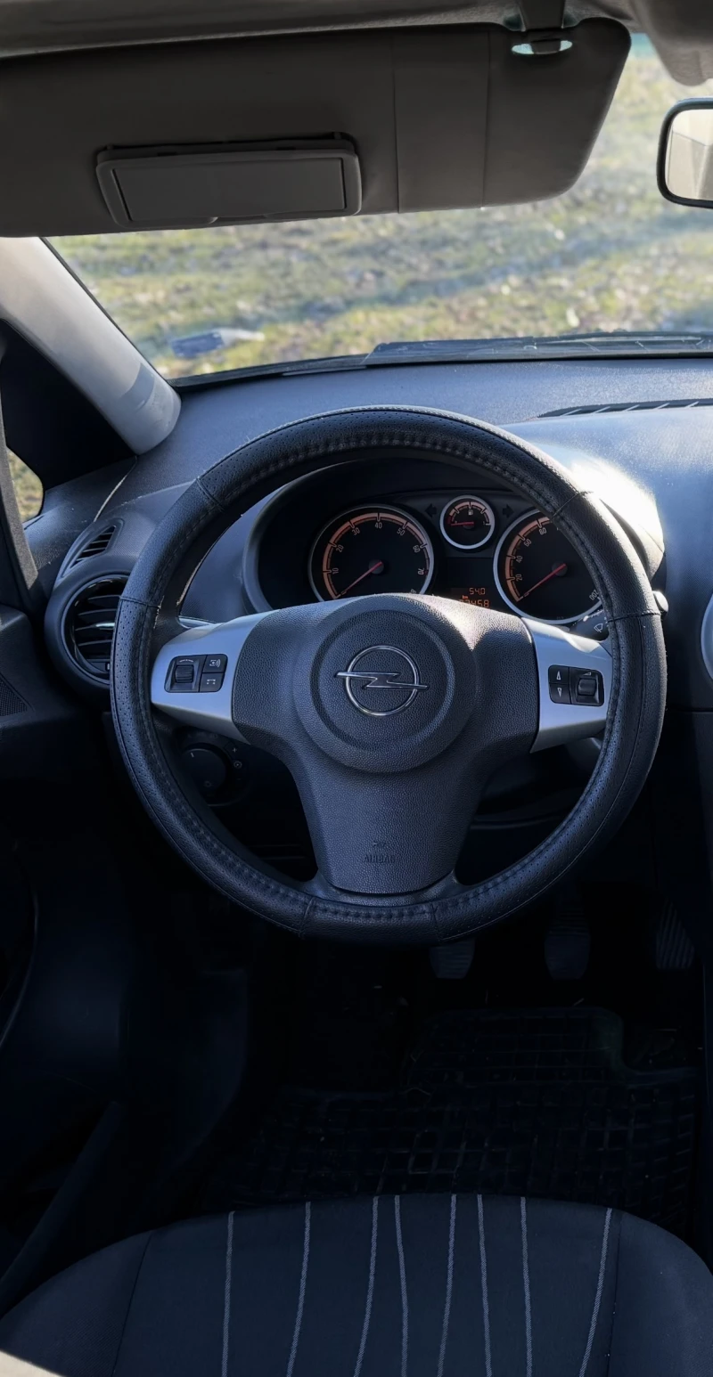 Opel Corsa, снимка 8 - Автомобили и джипове - 52752319