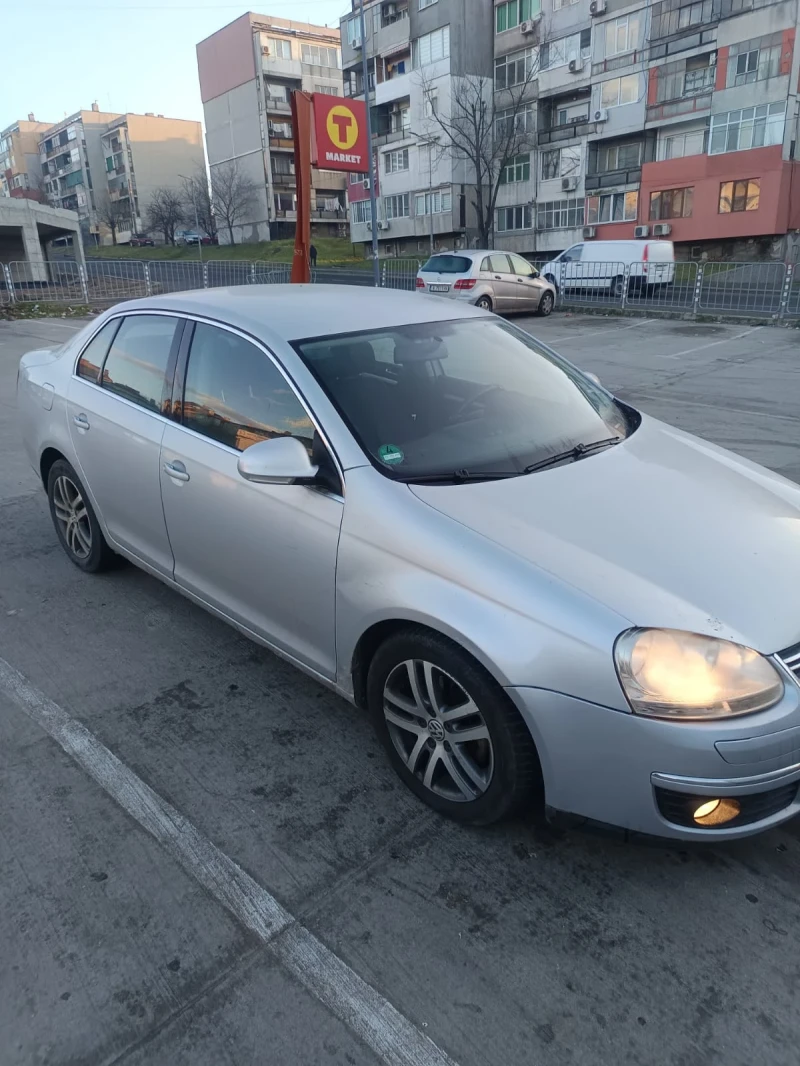VW Jetta, снимка 2 - Автомобили и джипове - 53073123