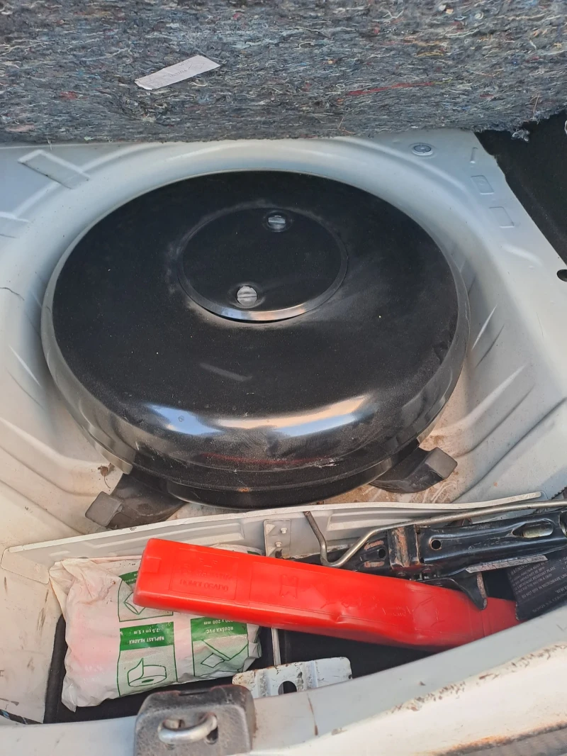 Dacia Logan 1, 2i, ГАЗ, 75кс, Климатик, снимка 9 - Автомобили и джипове - 53100456