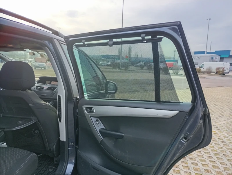 Citroen Grand C4 Picasso, снимка 9 - Автомобили и джипове - 53222963