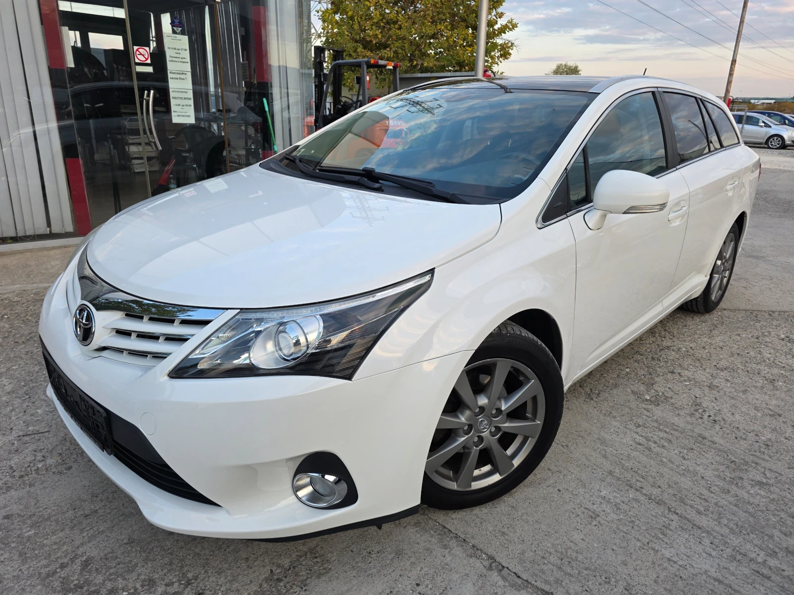 Toyota Avensis 2.0 D4D Панорама Navi Камера, снимка 1